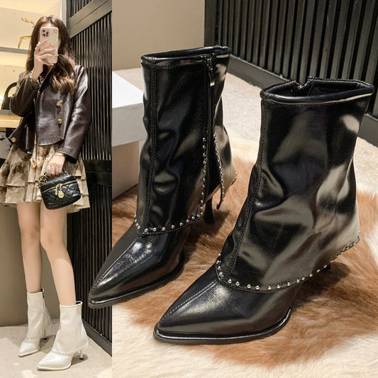 Stylische Lederstiefel mit Quaste